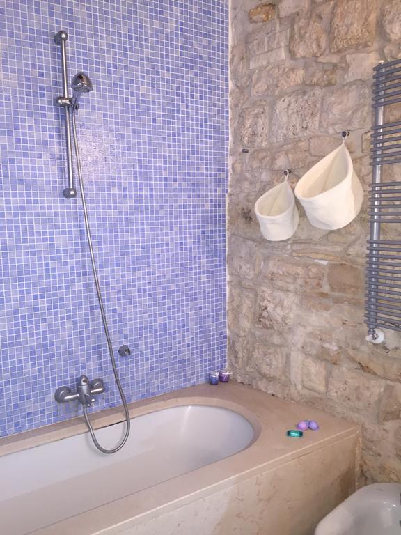 Casa Torre Di Mactheus Petraro Lejlighed Giovinazzo Eksteriør billede