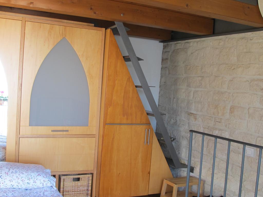 Casa Torre Di Mactheus Petraro Lejlighed Giovinazzo Eksteriør billede